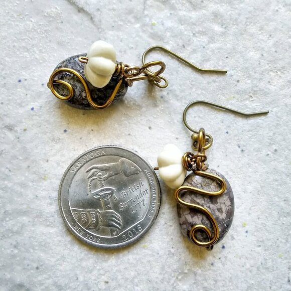 Super Cute & Feminine! Mottled Brown Jasper + Cream Pumkin Dangle Earrings - Picture 2 of 3